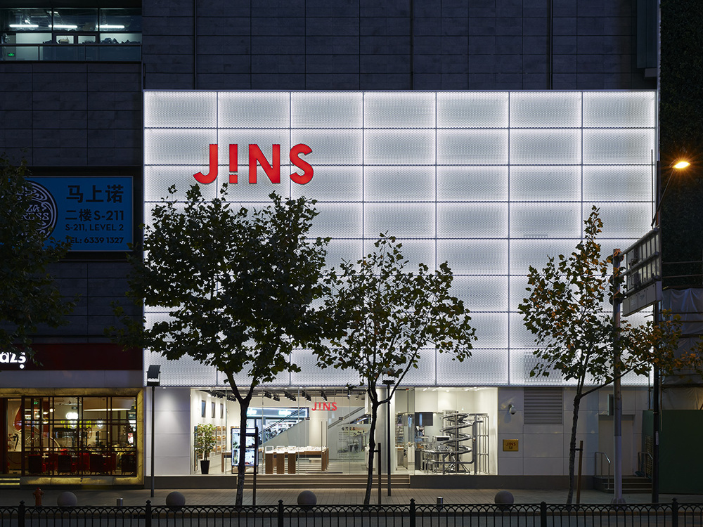 JINS 上海宏伊广场店
·零售店铺
·设计 + 施工